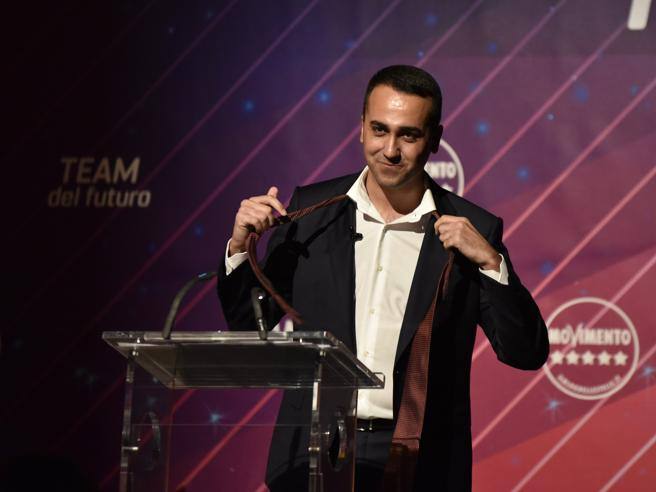 «La cravatta non è un obbligo formale», Enzo Molteni risponde a Di Maio