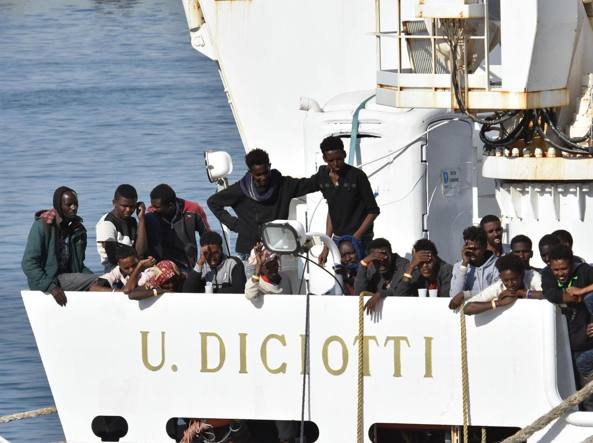 Migranti della Diciotti sul Lario la prossima settimana. Forse