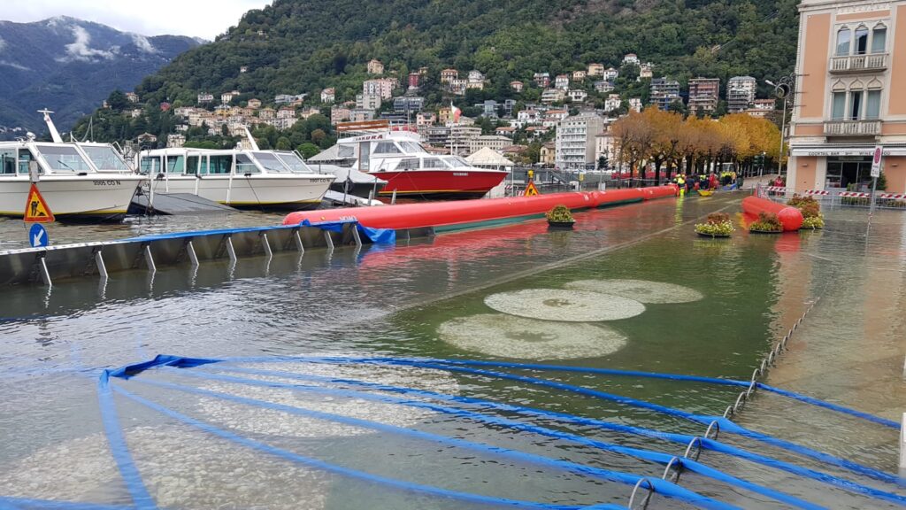 Lago in piazza Sertori (Regione): “Le paratie servono”