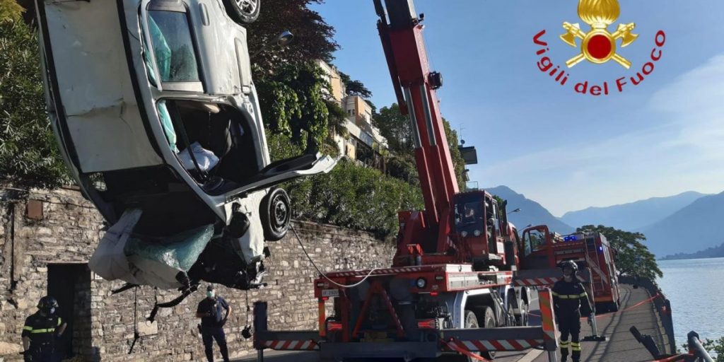 Auto nel lago in via per Cernobbio: tragedia nella notte, muore una ragazza