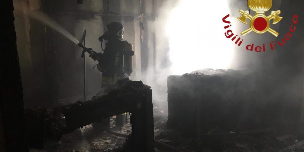 Mozzate, incendio all’interno dell’ex hotel-ristorante