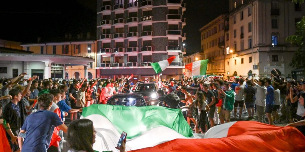 L’infettivologo Grossi dell’Insubria: «Terrorizzato dalle feste per il calcio»