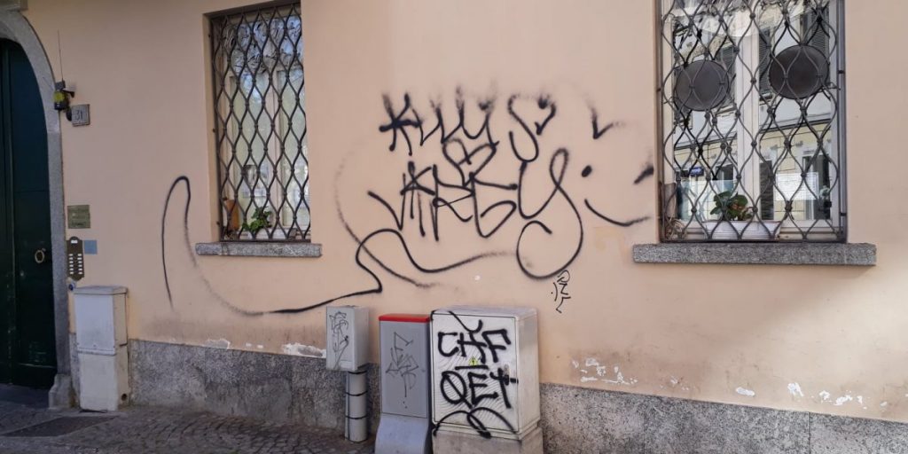 “Per Como Pulita” lancia la caccia al writer di piazza Volta
