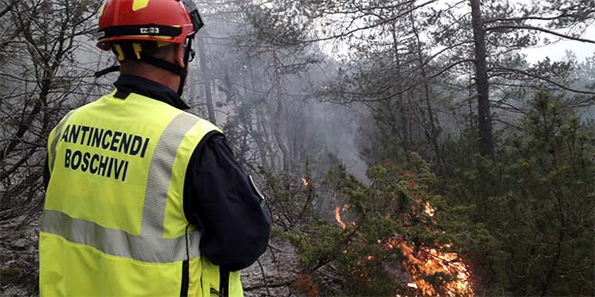 Allarme incendi nel Comasco, la siccità fa scattare il codice rosso