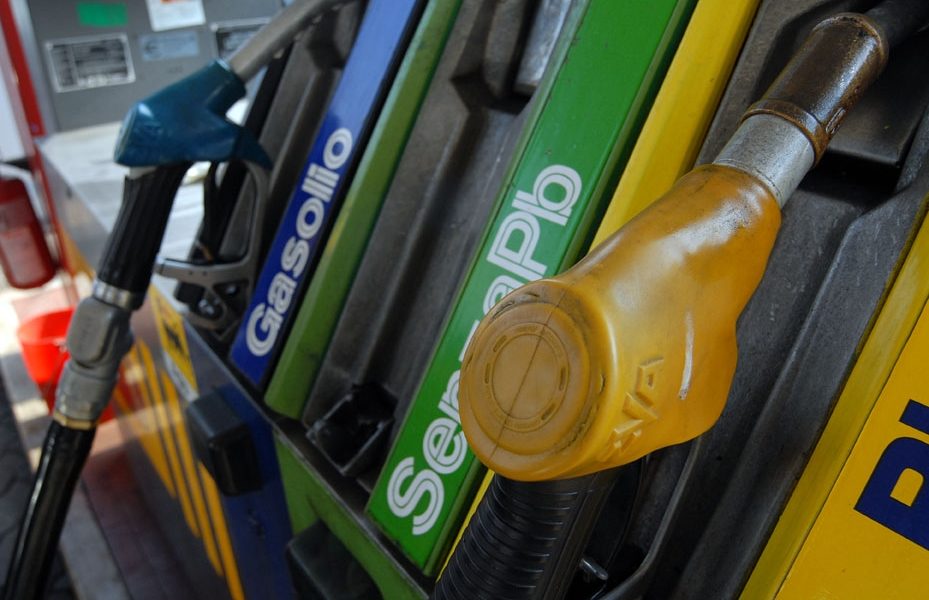 Carta sconto benzina, si riparte con la fascia A