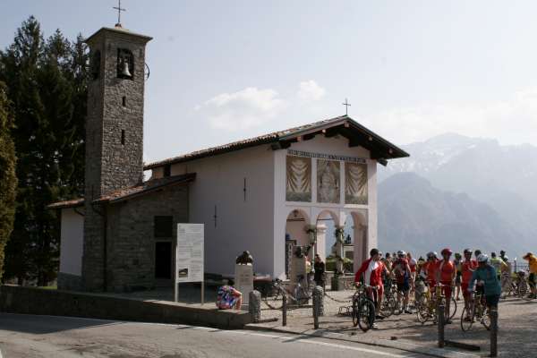 Giornata della bicicletta, domenica cinque gare giovanili con arrivo al Ghisallo