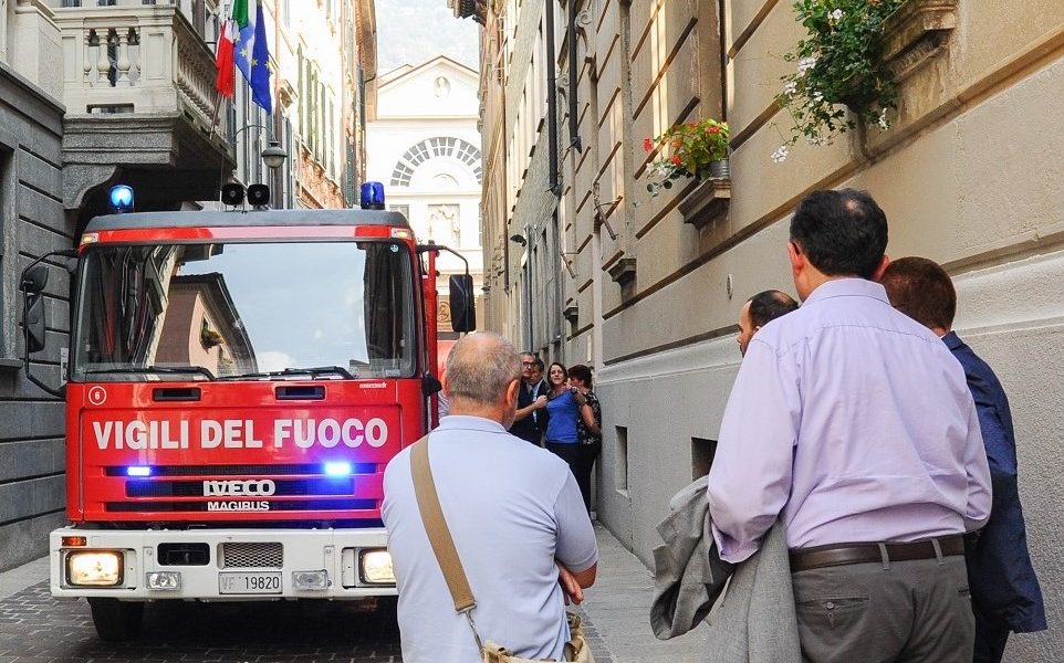Allarme incendio: evacuata la Camera di Commercio di Como