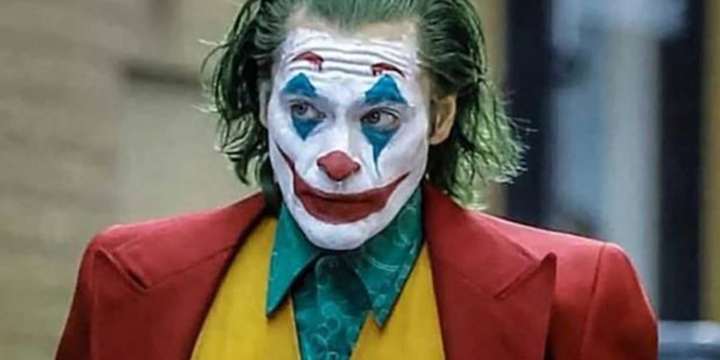 “Joker” all’aperto nel cortile del Museo Garibaldi