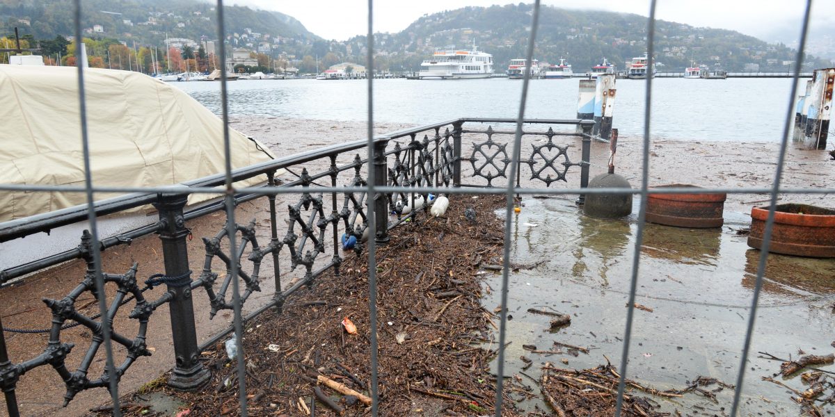 Lago sporco, in futuro nuovi battelli spazzino. Il presidente Bongiasca ne discuterà in Regione