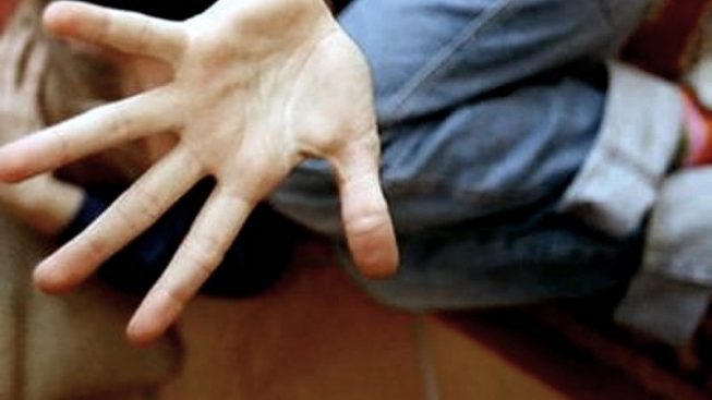 «Picchiò la compagna e simulò una rapina»: nei guai 41enne di Cermenate