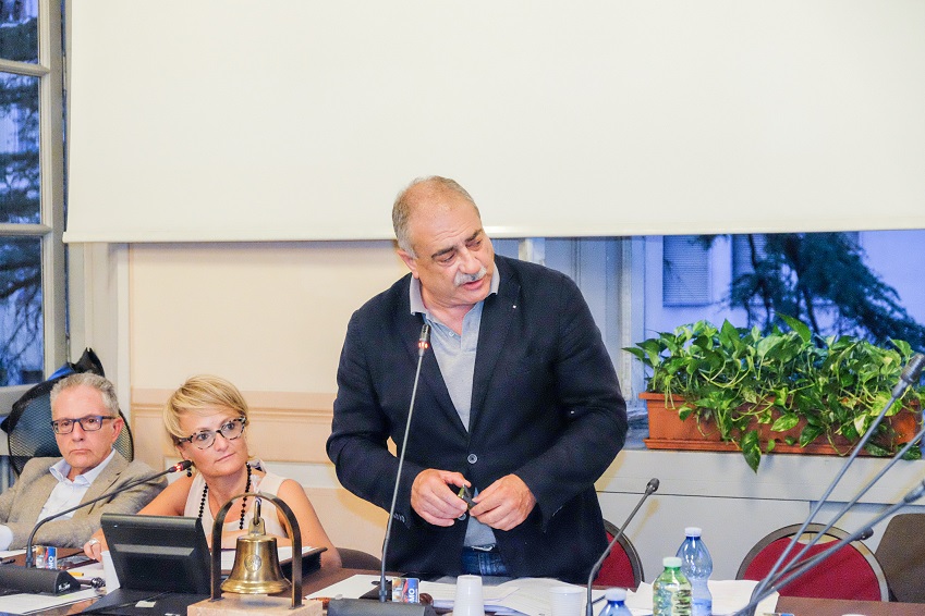 Caso dormitorio a Como: Il sindaco Mario Landriscina: «Ma prima ci sono le scuole»