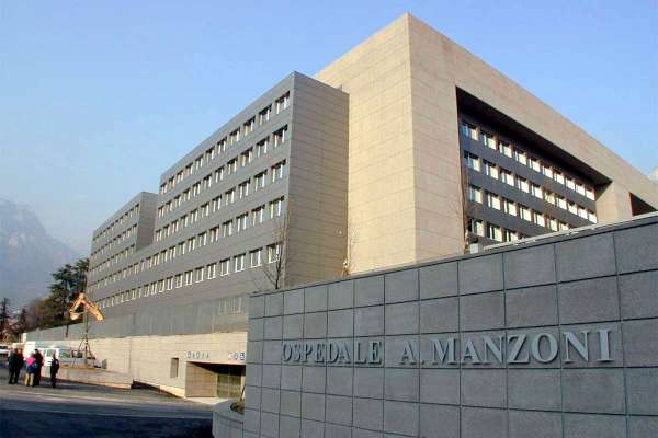 Malore in barca a Gera Lario: 59enne grave in ospedale a Lecco