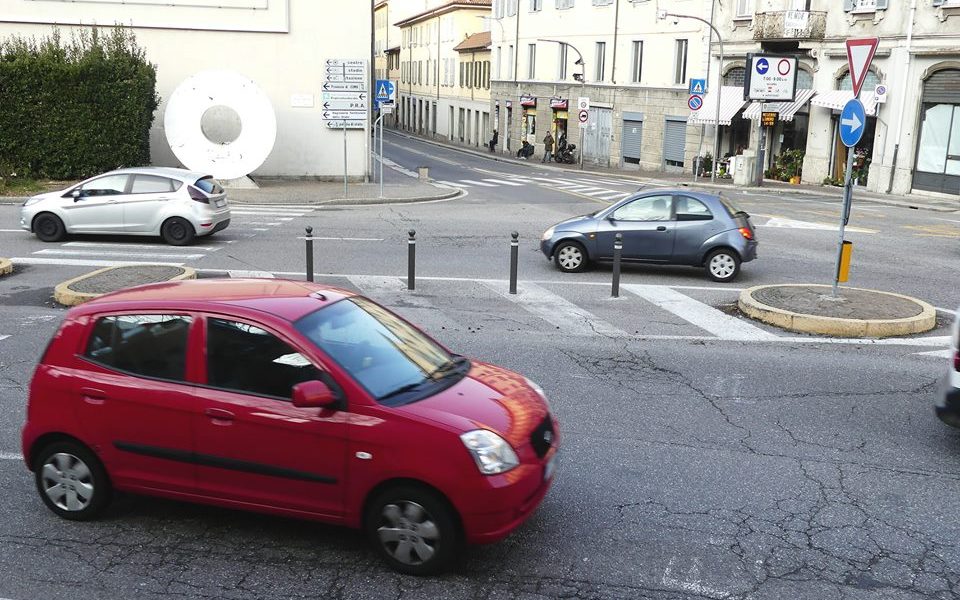 La rotatoria costerà 20mila euro. Piazza San Rocco pronta al cambio