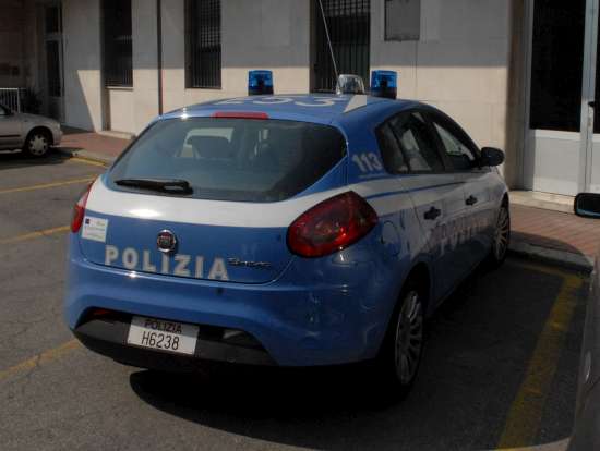 Oltre un chilo di coca nell’auto: fermato in A9 all’altezza di Fino Mornasco