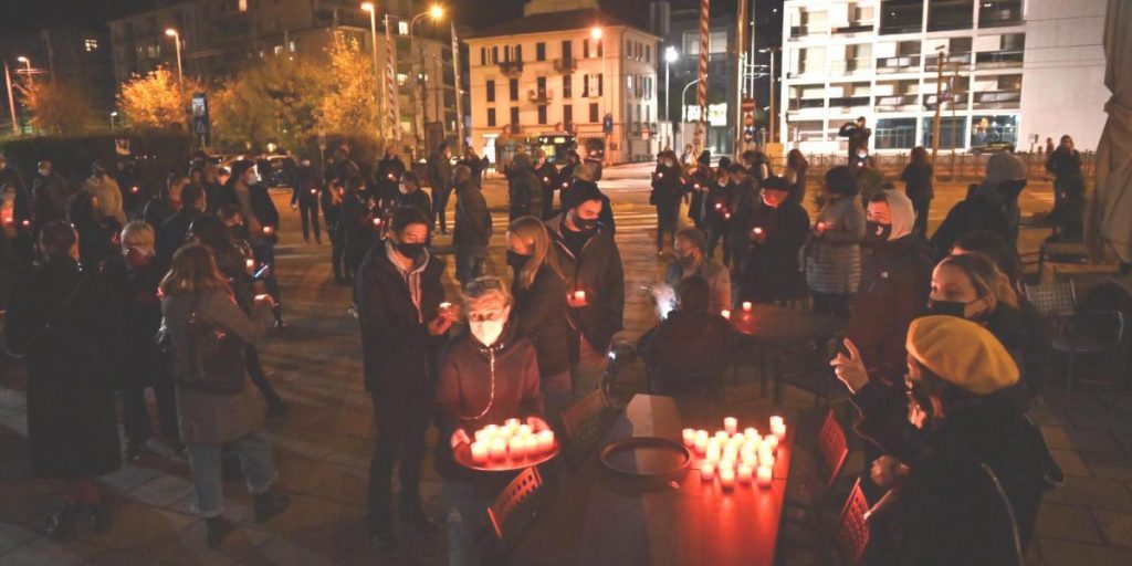 In piazza Verdi la protesta di commercianti e ristoratori contro il Decreto del premier