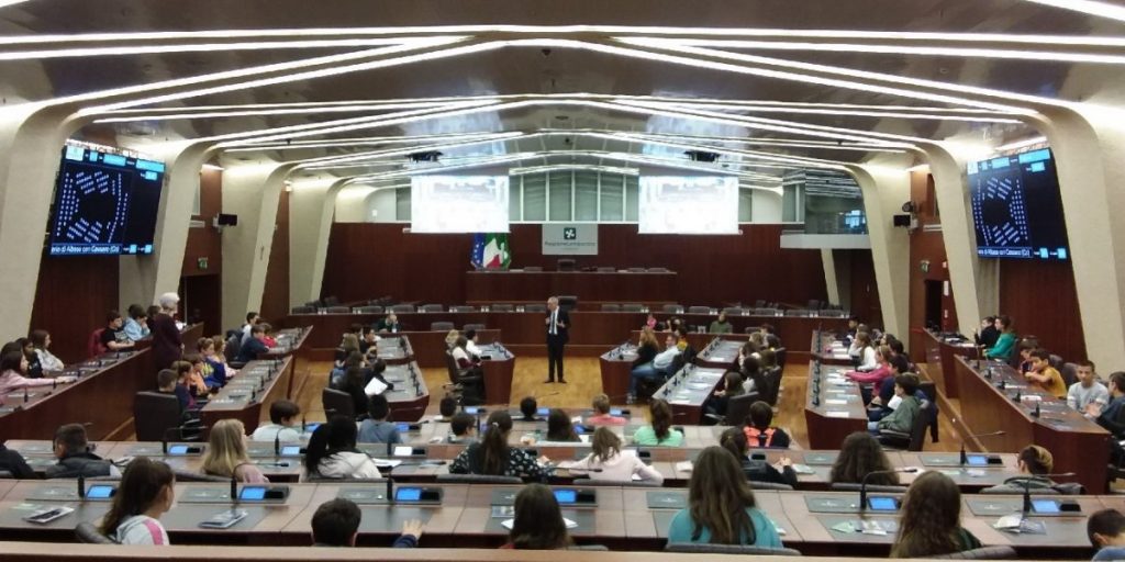 In arrivo più di 10 milioni di euro per sanità e  scuola Fermi (FI): «Regione Lombardia conferma la sua vicinanza al territorio»