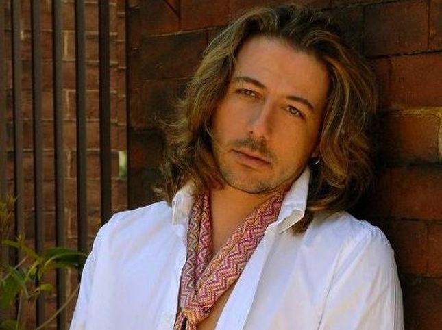 Nuovo singolo per Simone Tomassini