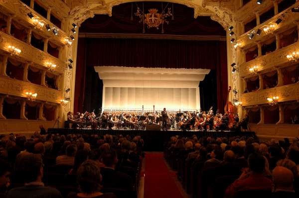 “Cenerentola”, saggio di danza al Sociale