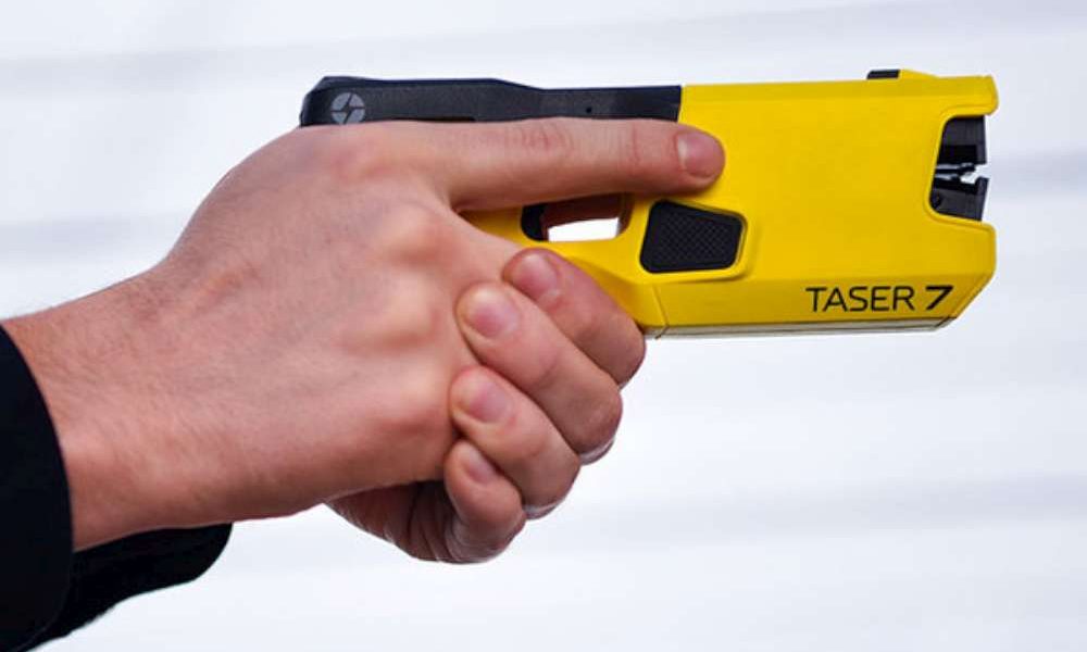 Il taser e lo scontro tra Rapinese e il Partito Democratico
