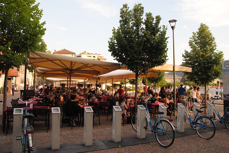 Bar e ristoranti di Como: via libera all’ampliamento dei dehors