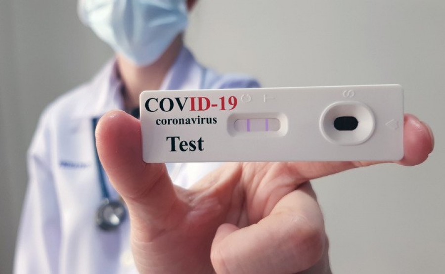 Covid, 13 tamponi positivi. Ricoveri ancora in calo