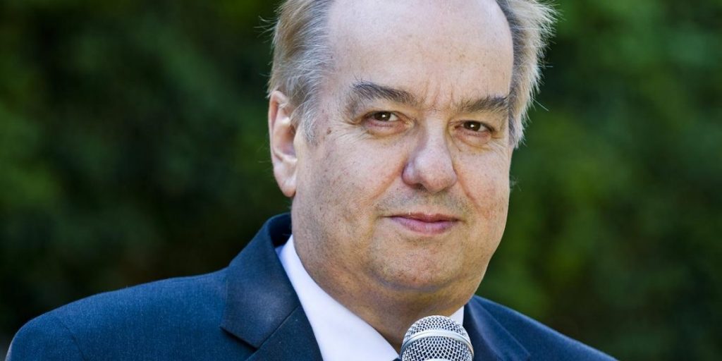 “Dal buio alla luce”: il libro di De Carli tradotto in francese