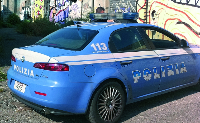 Droga tra gli studenti, controlli della polizia in piazza Vittoria