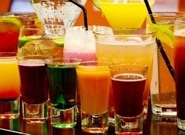 Alcol a minori, pub chiuso per 10 giorni. Denunciato dalla polizia il titolare del locale