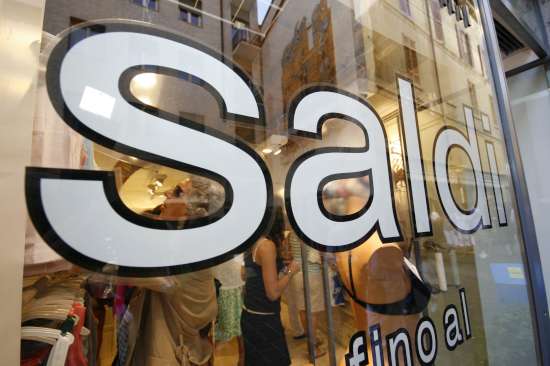 Da sabato scattano i saldi estivi