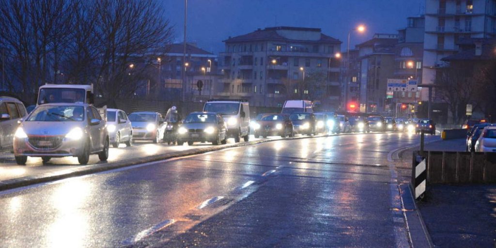 La proposta di un viale alberato lungo il tracciato del torrente Cosia: un boulevard da San Rocco al lago