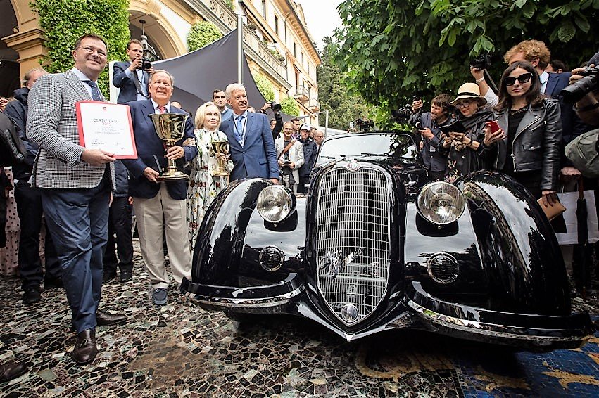 Cernobbio, la Coppa d’Oro a un’Alfa del 1937. Oggi il Concorso d’Eleganza  a Villa Erba