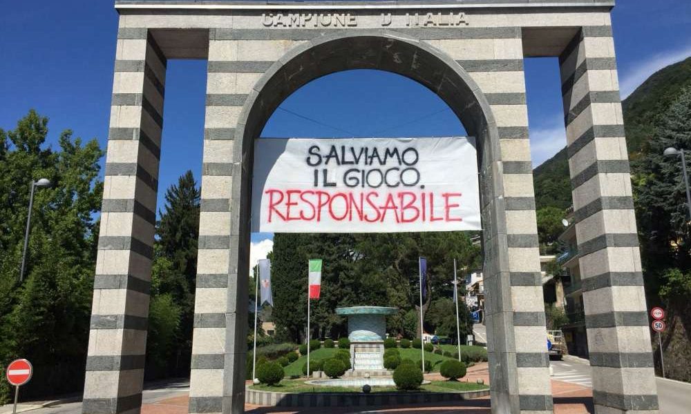 Casinò di Campione, la protesta dei dipendenti. Nuovo presidio in Prefettura e manifestazione a Roma