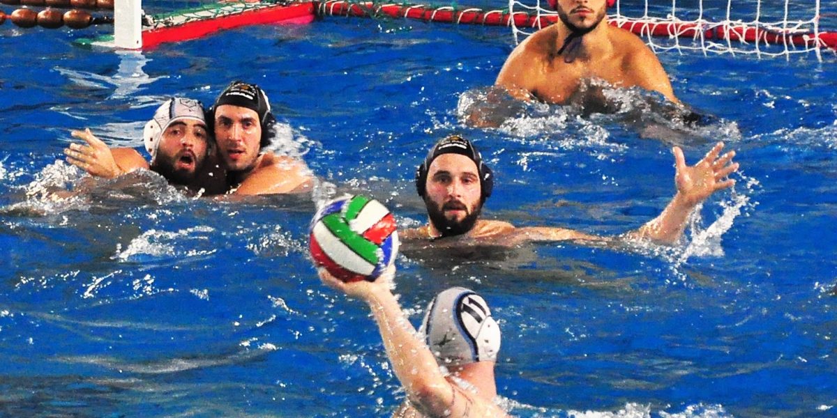 Como Nuoto, pesante sconfitta nel recupero. A Muggiò Bologna si impone per 8-3
