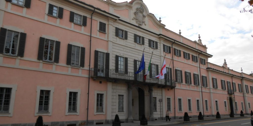Il confronto: Varese è in fuga, Como invece arranca. Problemi comuni, soluzioni differenti