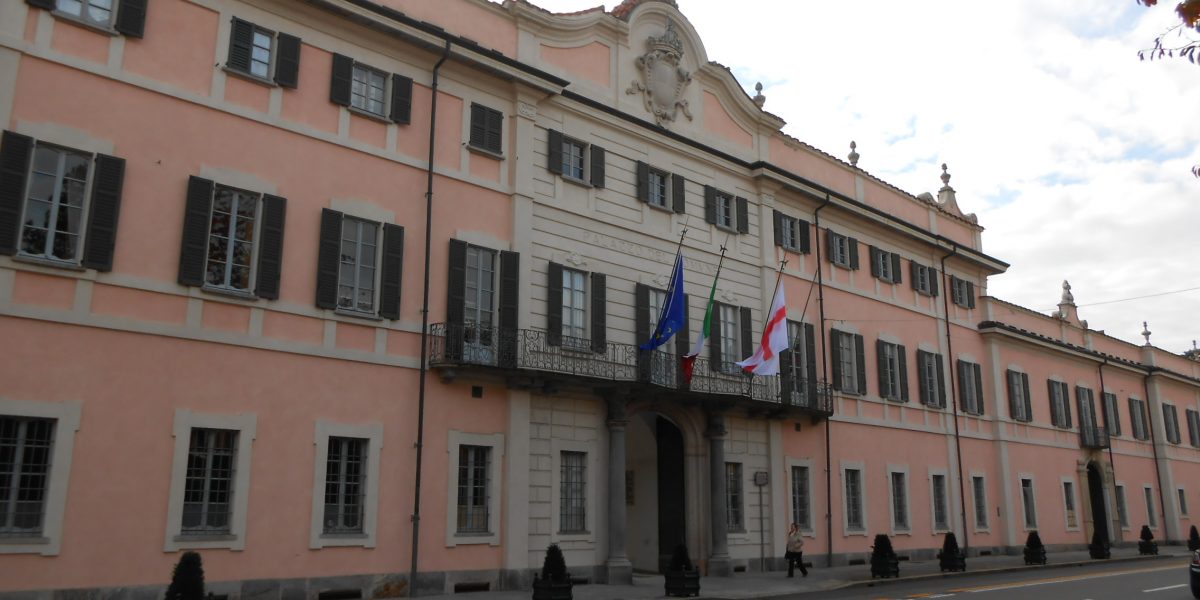 Il confronto: Varese è in fuga, Como invece arranca. Problemi comuni, soluzioni differenti