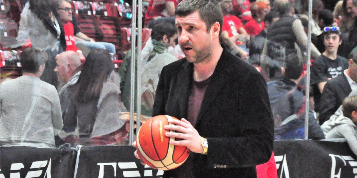 Cantù, in arrivo due offerte per società e palazzetto.  La palla passa a  Gerasimenko