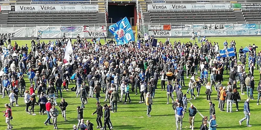 CALCIO. COMO PROMOSSO IN SERIE C. GRANDE FESTA AL SINIGAGLIA