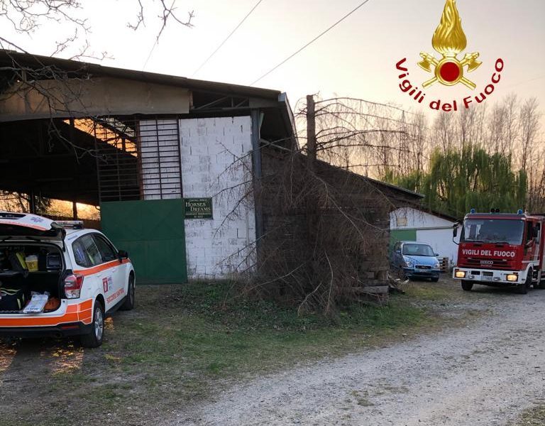 Montano Lucino: uomo di 69 anni cade dal tetto e perde la vita