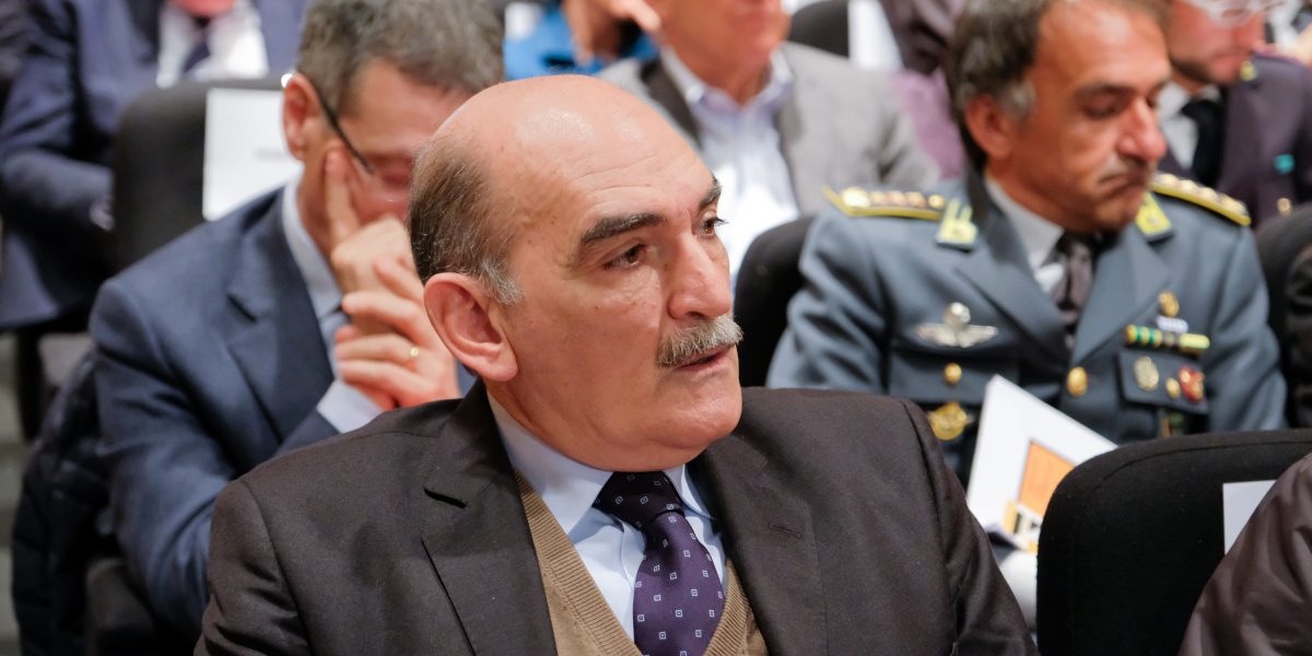 Il  direttore della Dia Giuseppe Governale  in visita a Cantù