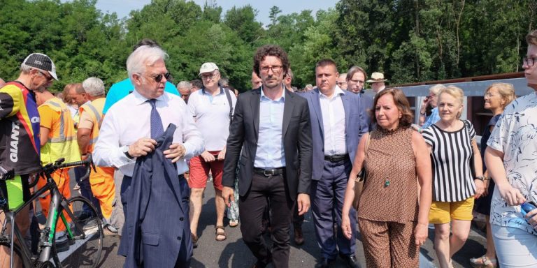 Inaugurato il nuovo ponte di Annone Brianza. Il ministro Toninelli ha parlato anche della variante della Tremezzina