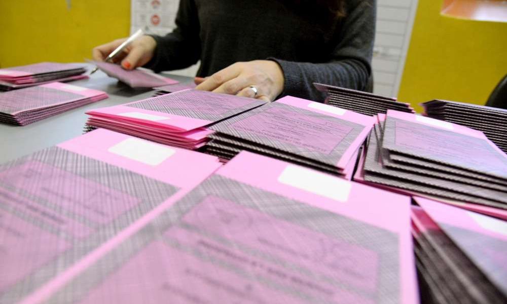 Due settimane per completare le liste comunali. Sul Lario si eleggeranno 95 nuovi sindaci