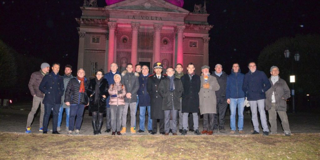 Giro d’Italia in arrivo a Como: il Tempio Voltiano si illuminerà di rosa nelle notti di  venerdì e sabato