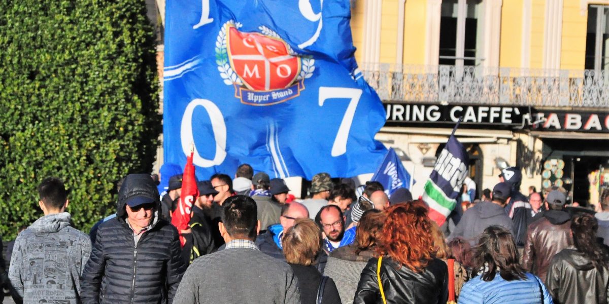La promozione del Como in C: la festa dei tifosi allo stadio, nelle strade e in piazza Cavour