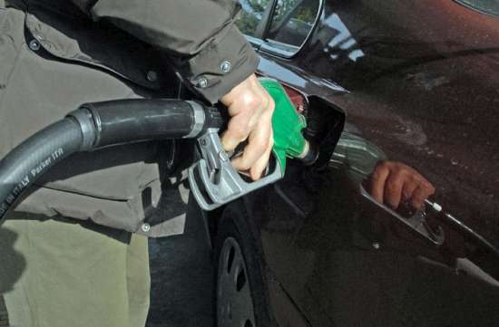 Carta sconto benzina, a Como attivazione all’Urp