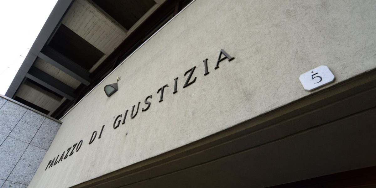 Coltello alla gola accanto a San Francesco: tedesco condannato a un anno