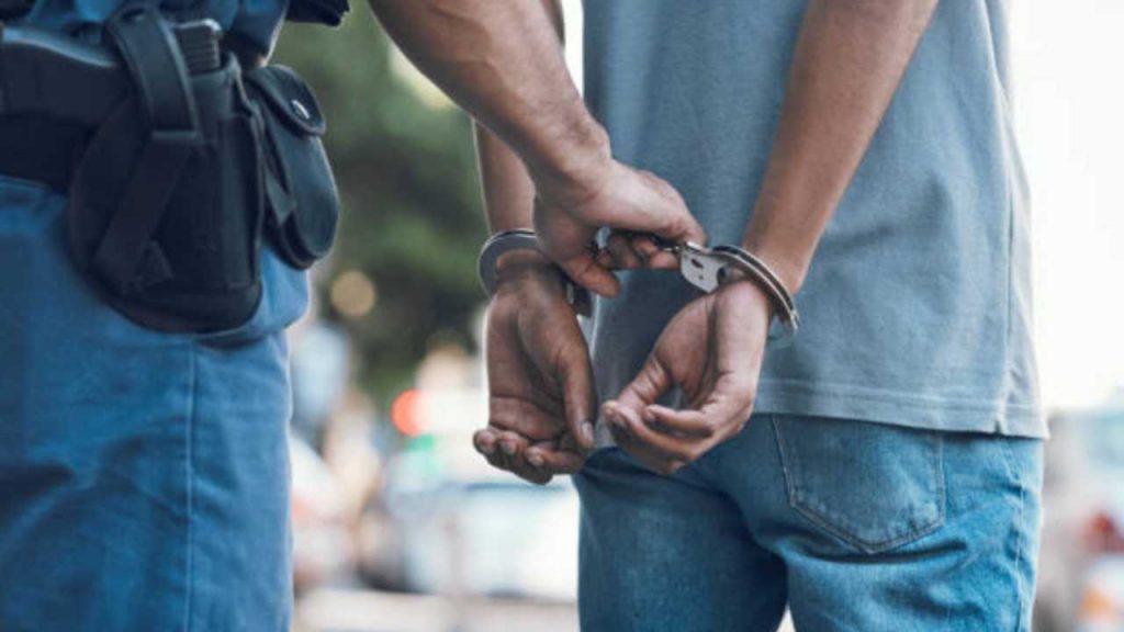 Rapido intervento della Polizia contro un giovane tunisino | Arresto in flagranza