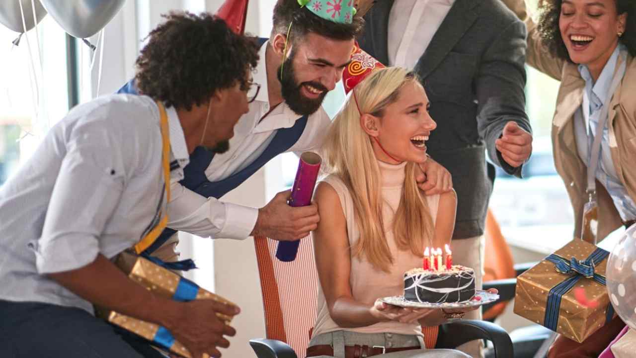 Compleanno in ufficio - CorrierediComo.it