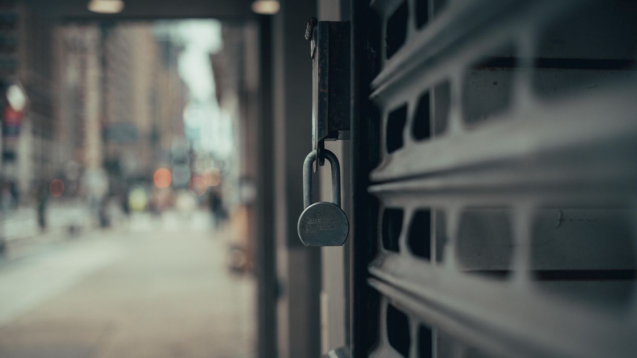 Serranda chiusa - CorrierediComo.it