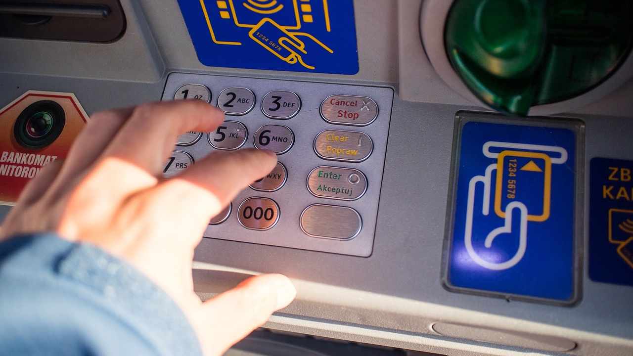 Bancomat - CorrierediComo.it