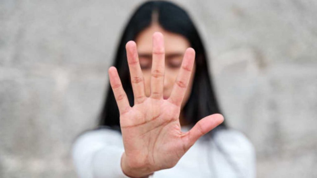 La fine di un amore si è trasformato in persecuzione | L’esperienza di una donna comasca